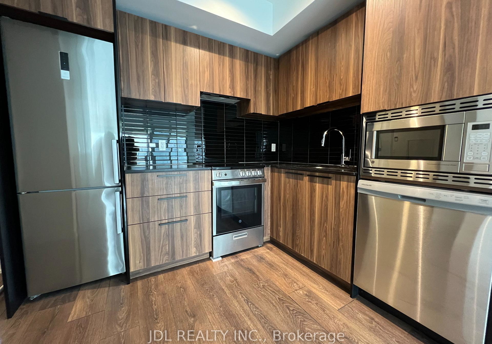 501-yonge-street-toronto-ontario-c12832120