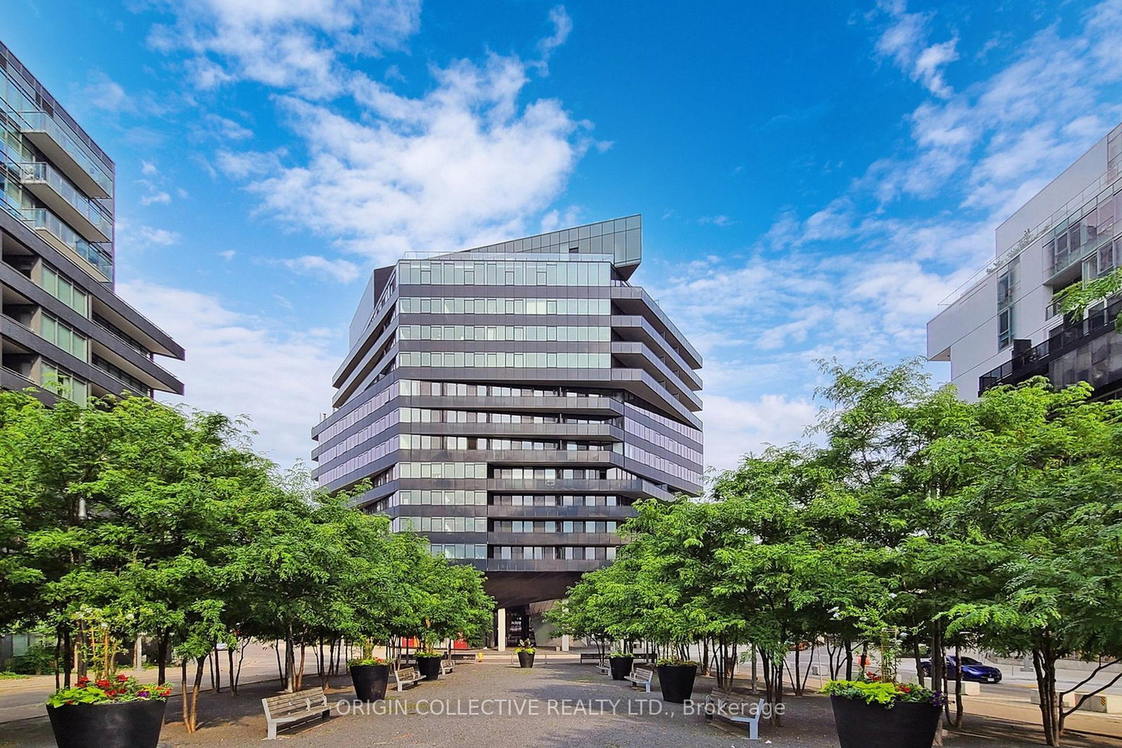 21-lawren-harris-square-toronto-ontario-c12832550