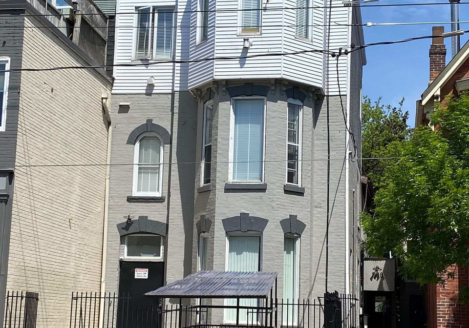206-carlton-street-toronto-ontario-c12832954