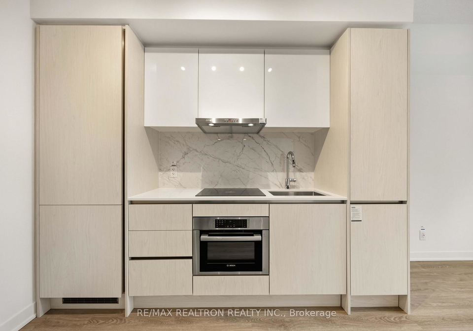 180-front-street-e-toronto-ontario-c12832984