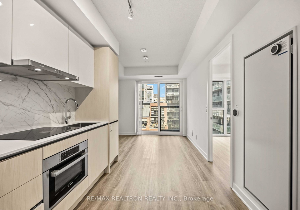 180-front-street-e-toronto-ontario-c12832984