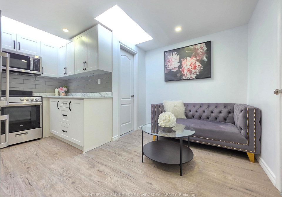 658-dundas-street-w-toronto-ontario-c12833444