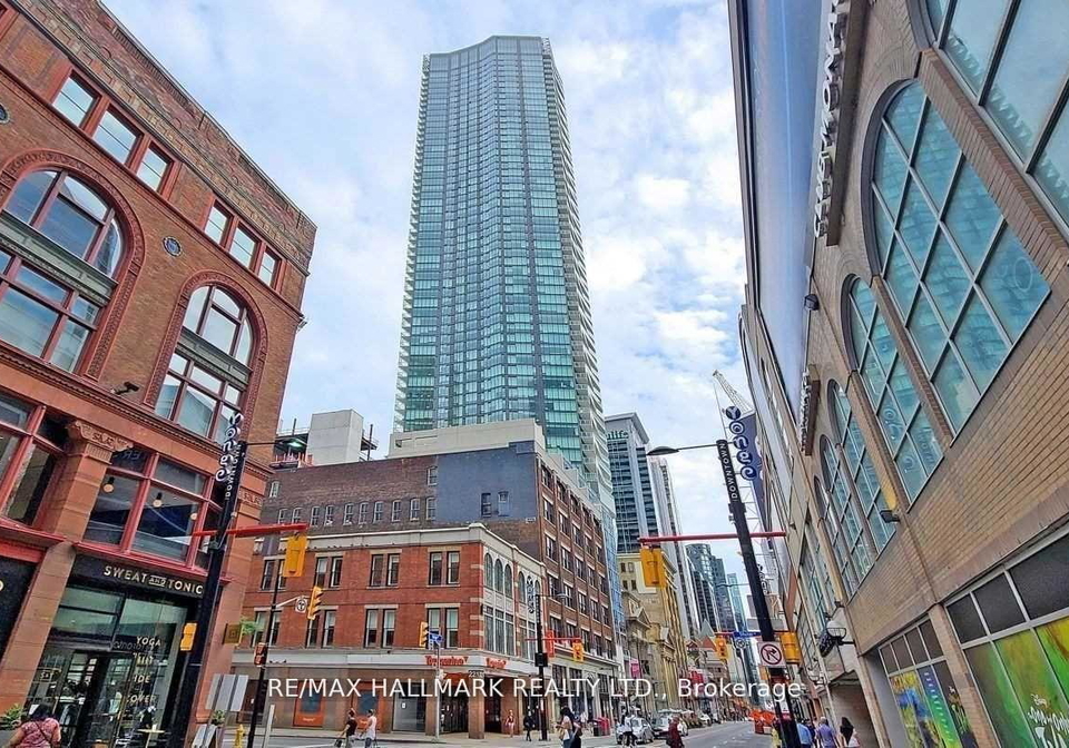 197-yonge-street-toronto-ontario-c12834152