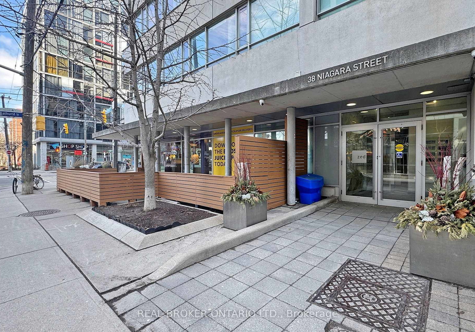 38-niagara-street-toronto-ontario-c12834364