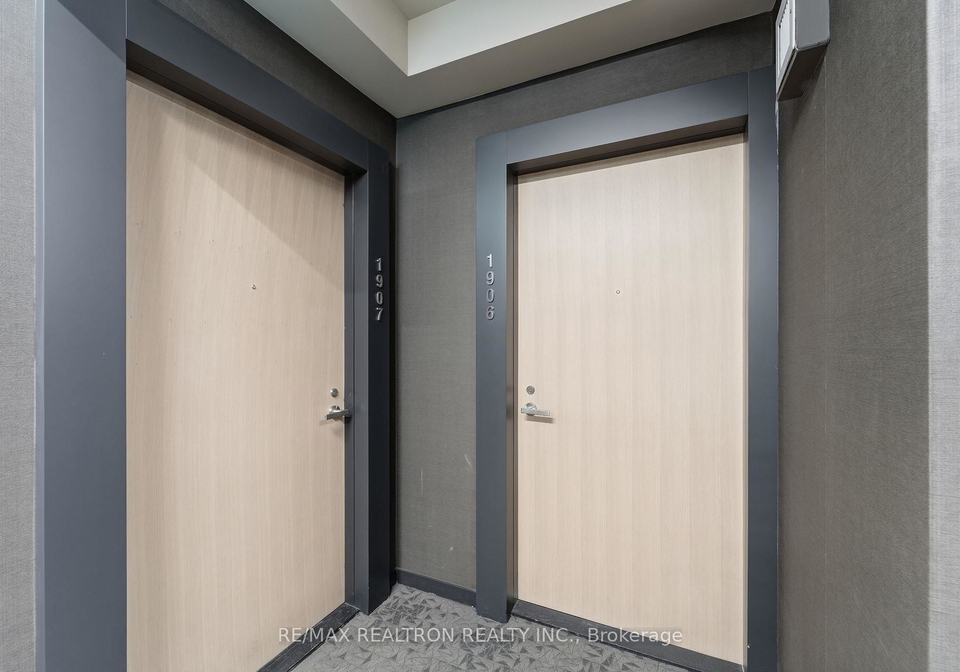 5-soudan-avenue-toronto-ontario-c12834398