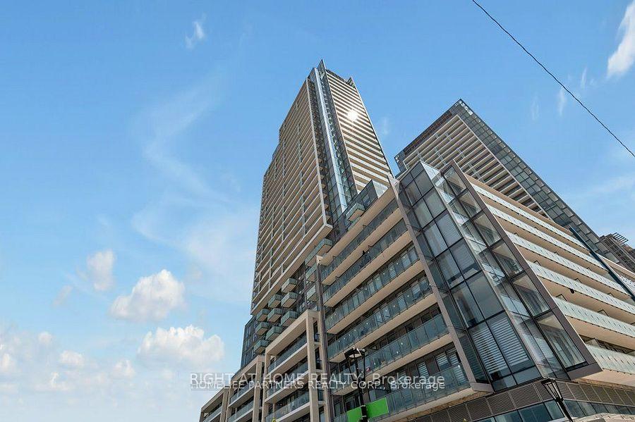 7-golden-lion-heights-s-north-york-ontario-c12834578