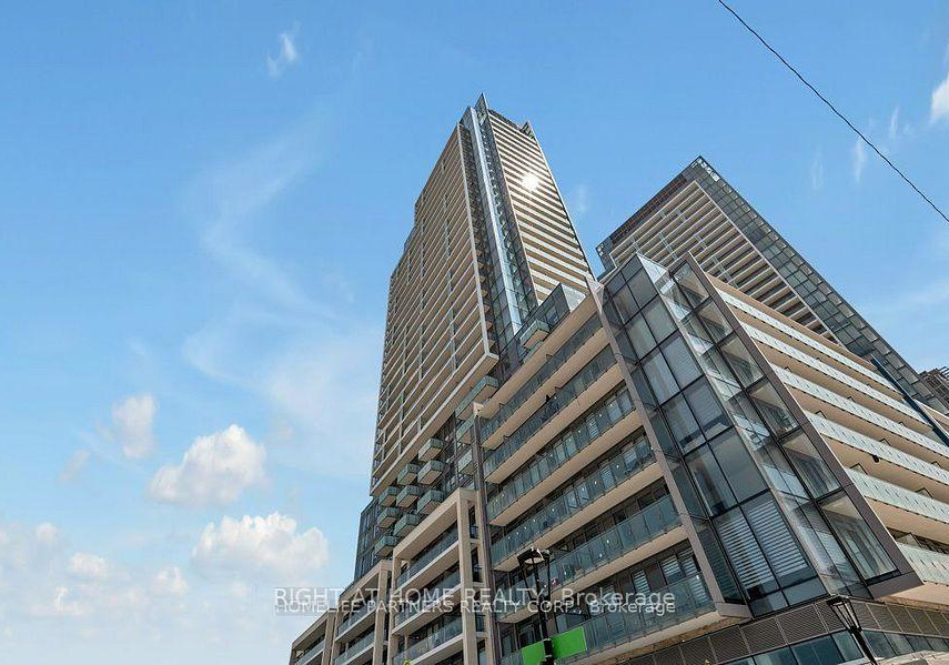 7-golden-lion-heights-s-north-york-ontario-c12834578