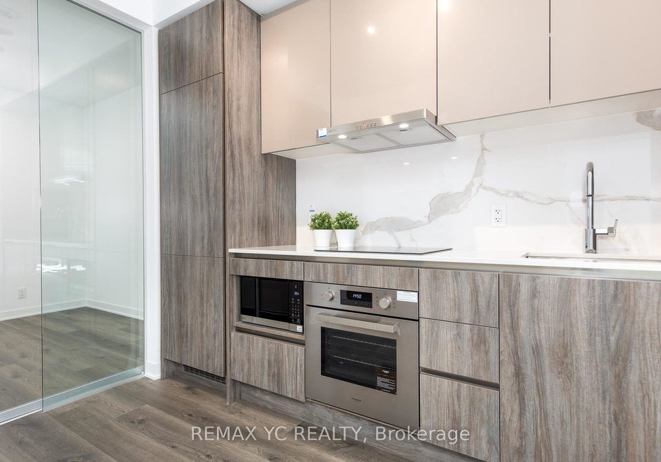 180-front-street-e-toronto-ontario-c12835008
