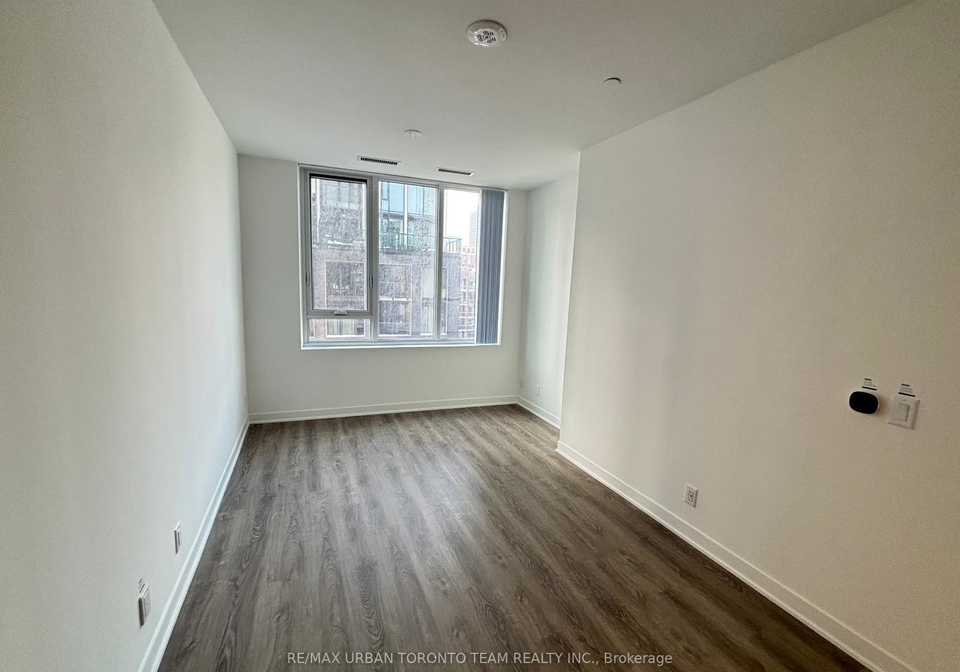 180-front-street-e-toronto-ontario-c12835088