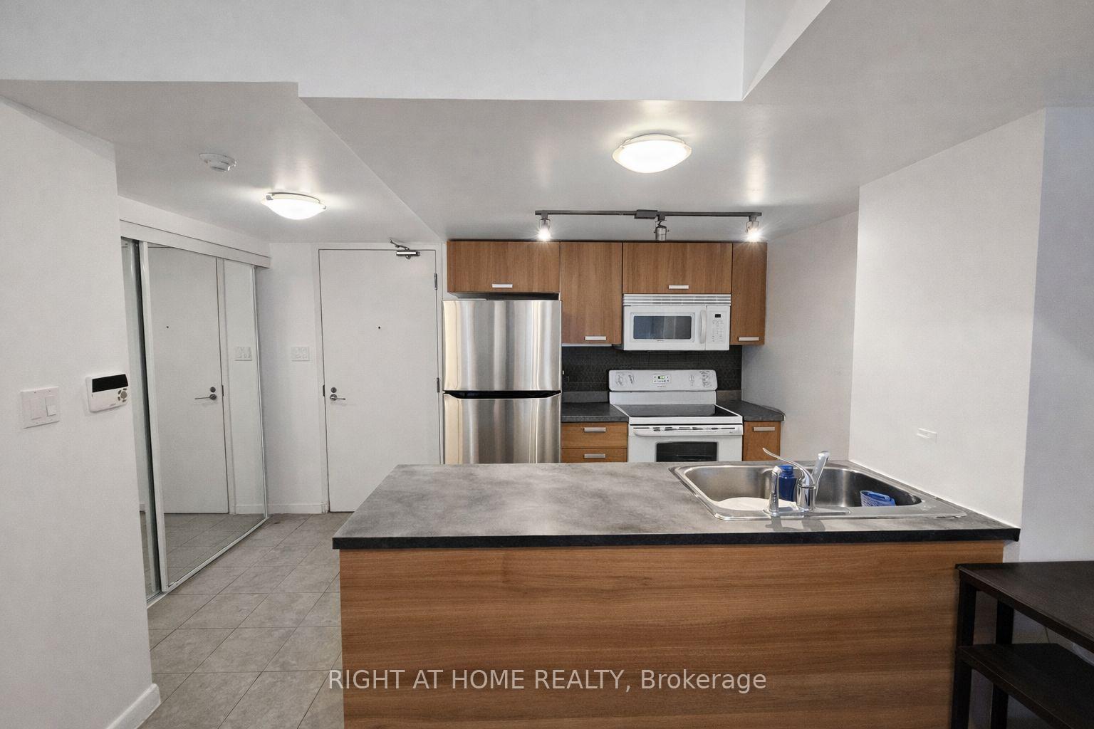 37-grosvenor-street-toronto-ontario-c12835092