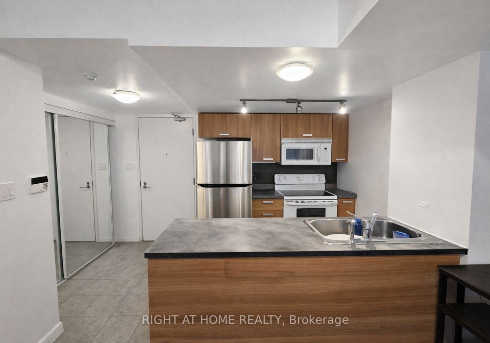 37-grosvenor-street-toronto-ontario-c12835092