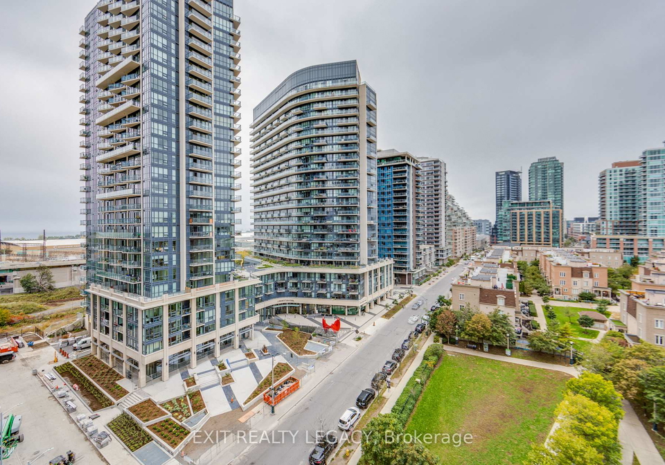 19-western-battery-road-toronto-ontario-c12835280