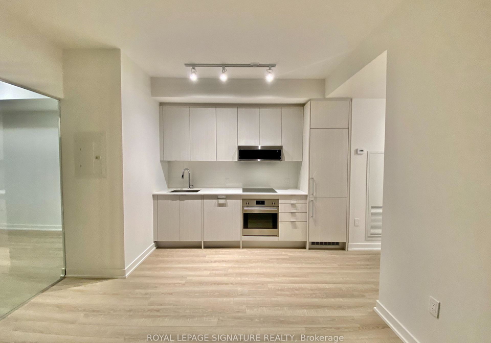 250-lawrence-avenue-w-toronto-ontario-c12835474