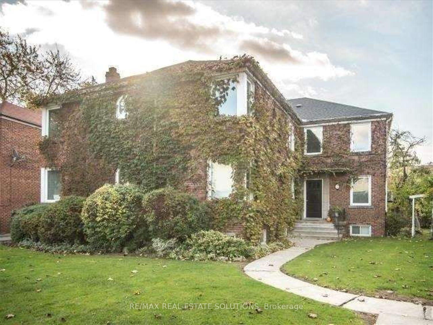 5-warwick-avenue-toronto-ontario-c12836076