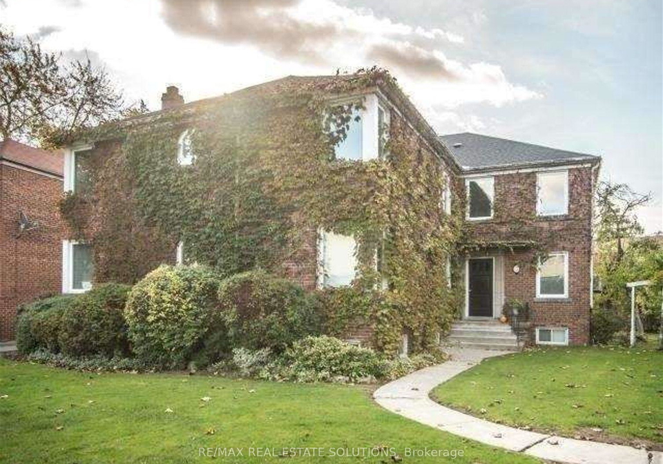5-warwick-avenue-toronto-ontario-c12836076