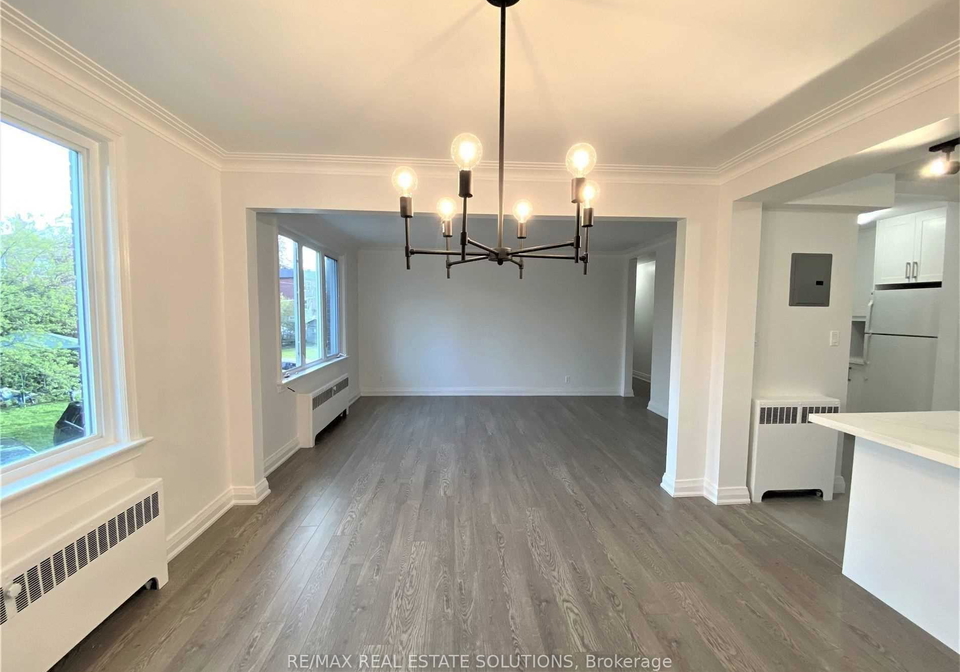 5-warwick-avenue-toronto-ontario-c12836076