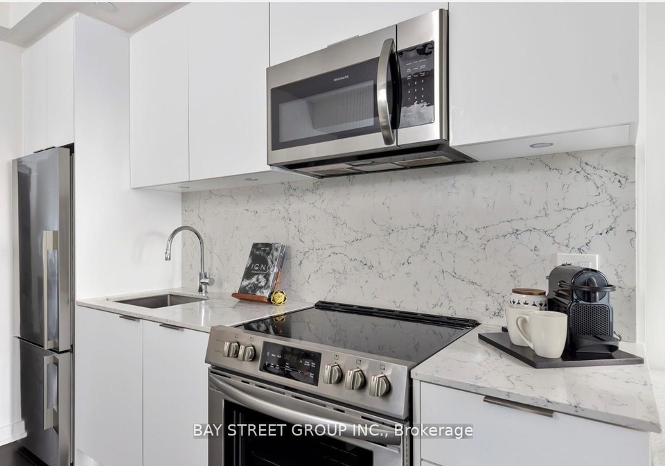 25-richmond-street-e-toronto-ontario-c12836466