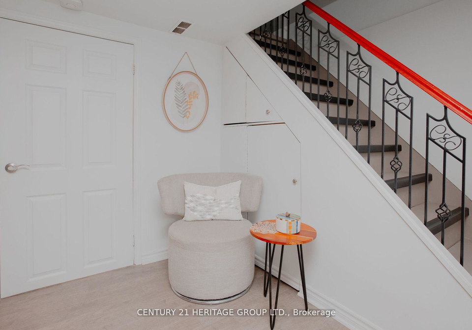 16-lisburn-crescent-north-york-ontario-c12836486