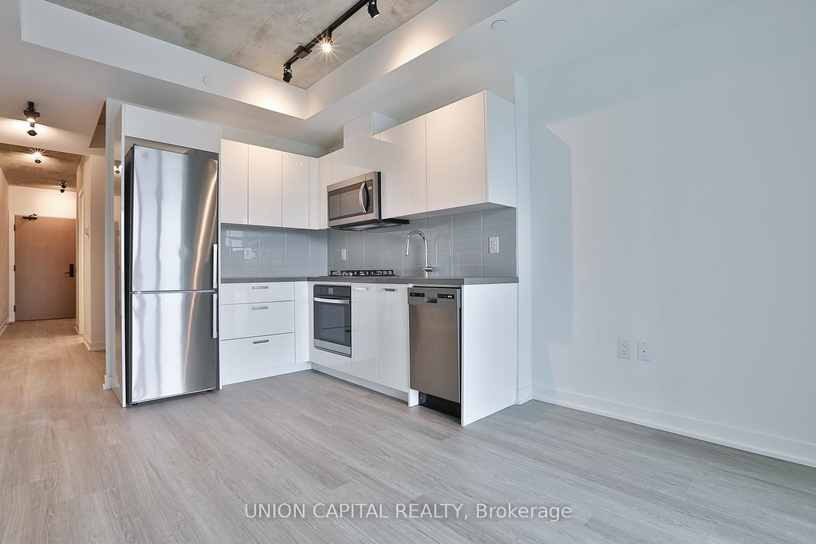 195-mccaul-street-toronto-ontario-c12836572