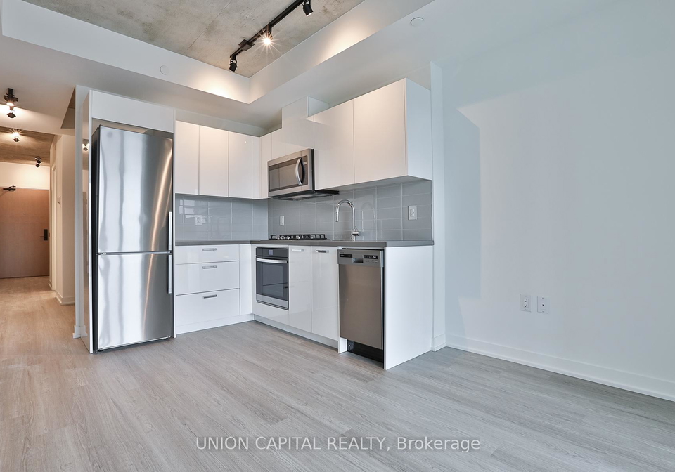 195-mccaul-street-toronto-ontario-c12836572