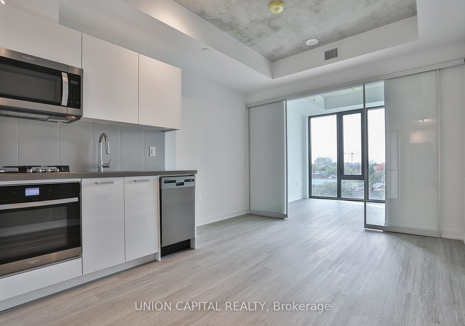 195-mccaul-street-toronto-ontario-c12836572