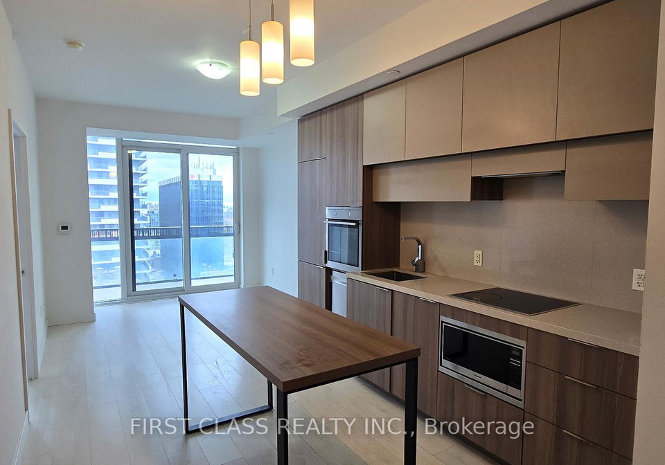 8-eglinton-avenue-e-toronto-ontario-c12836786
