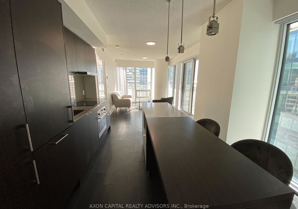 100-harbour-street-toronto-ontario-c12836970