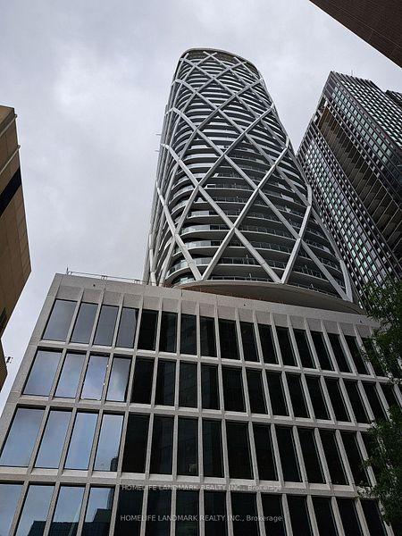 230-simcoe-street-toronto-ontario-c12837054