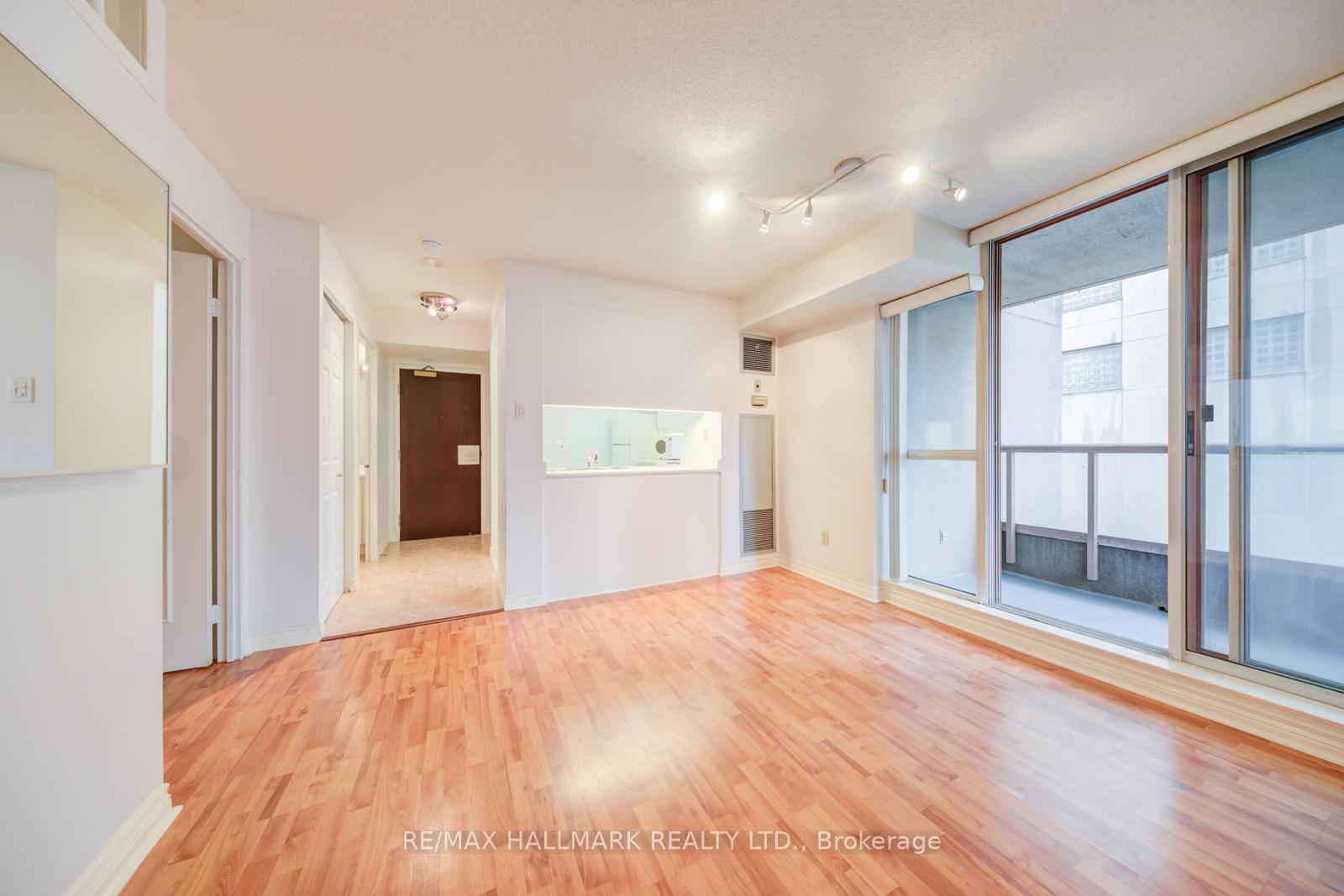 736-bay-street-toronto-ontario-c12837486