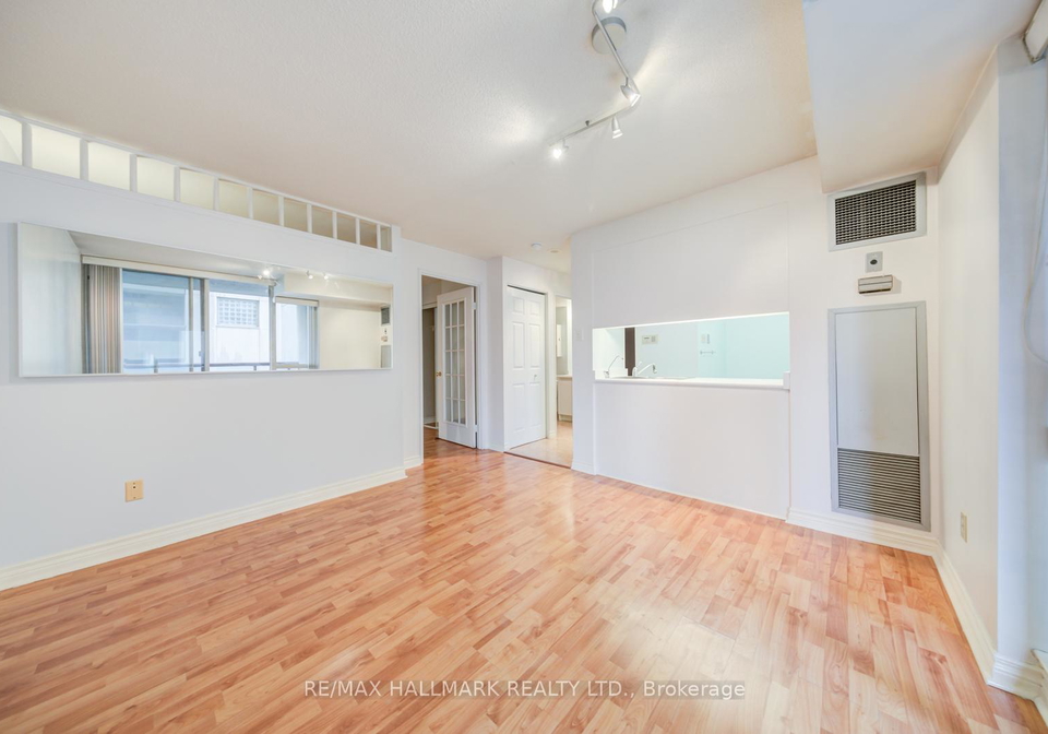 736-bay-street-toronto-ontario-c12837486