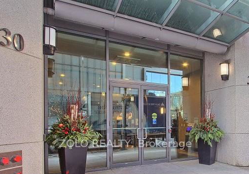 30-grand-trunk-crescent-toronto-ontario-c12837540