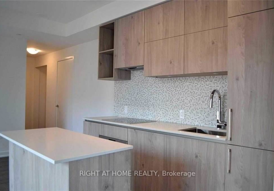 1-yorkville-avenue-toronto-ontario-c12837826