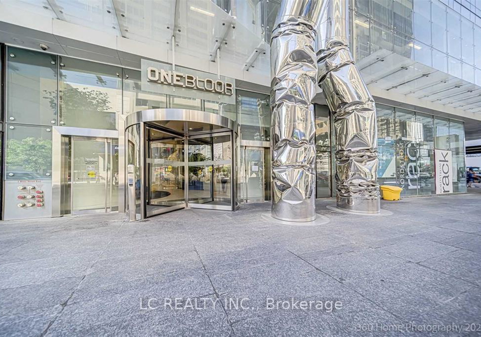 1-bloor-street-e-toronto-ontario-c12837914