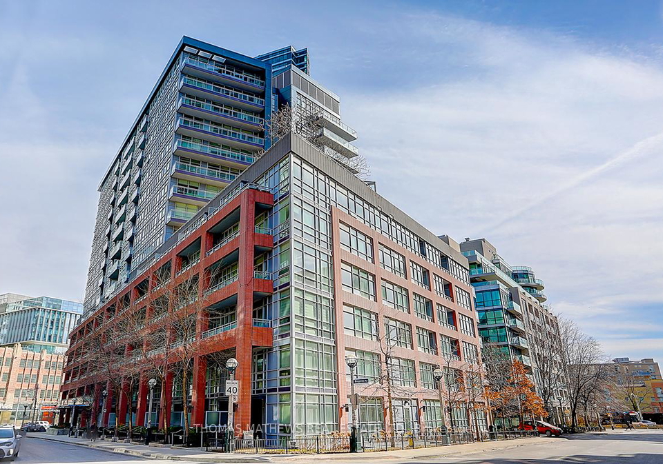 15-bruyeres-mews-toronto-ontario-c12838084