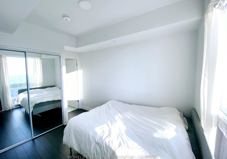 39-roehampton-avenue-toronto-ontario-c12838142