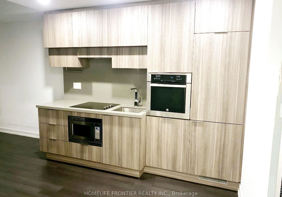 39-roehampton-avenue-toronto-ontario-c12838142