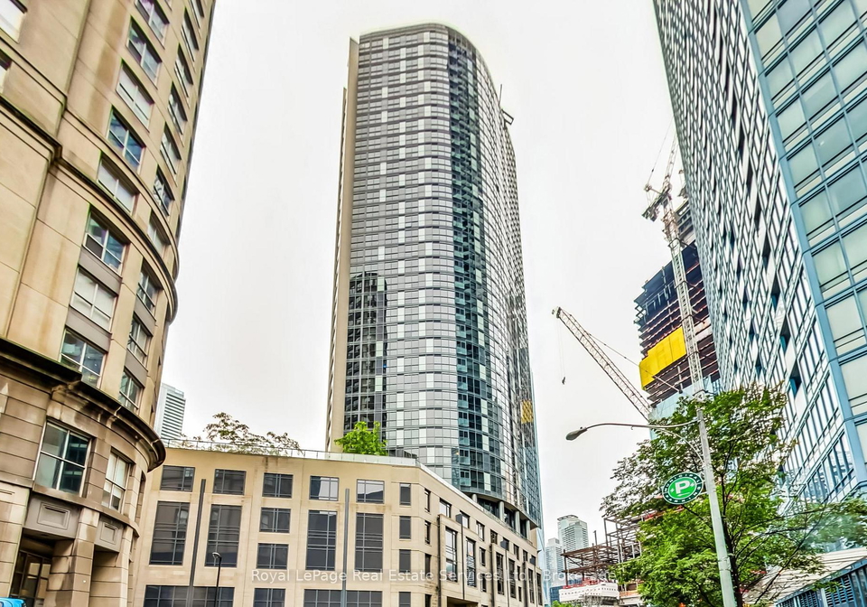 1-the-esplanade-toronto-ontario-c12838718