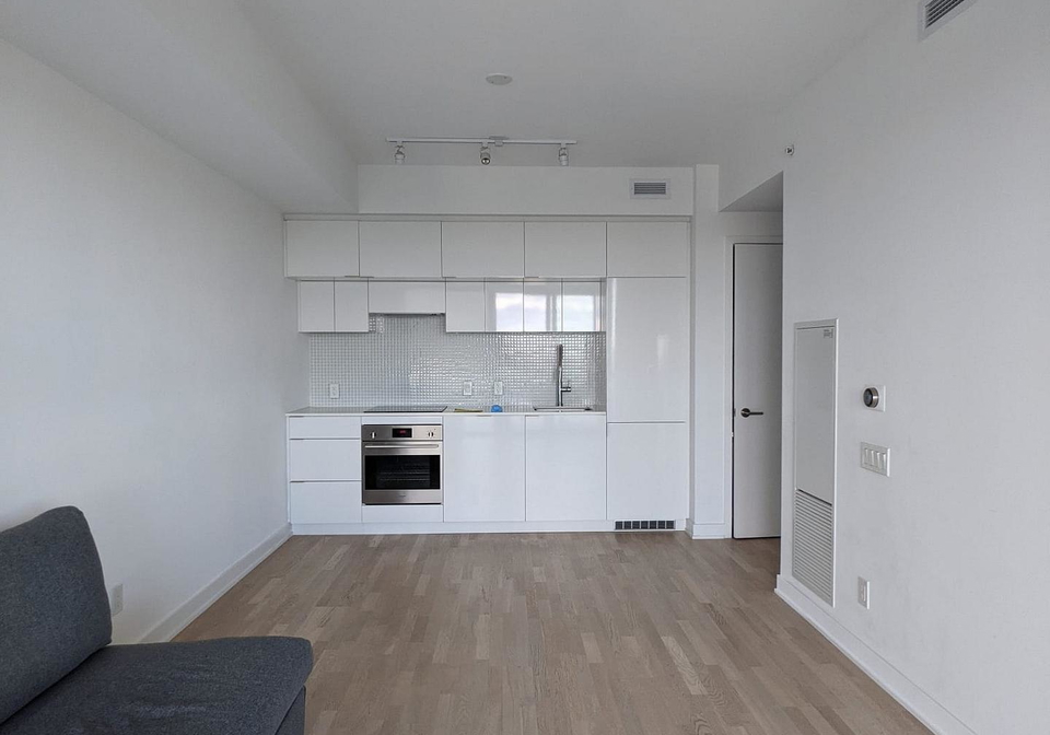 185-roehampton-avenue-toronto-ontario-c12838752