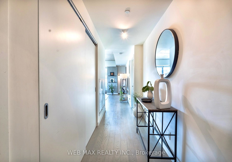 111-bathurst-street-toronto-ontario-c12838814