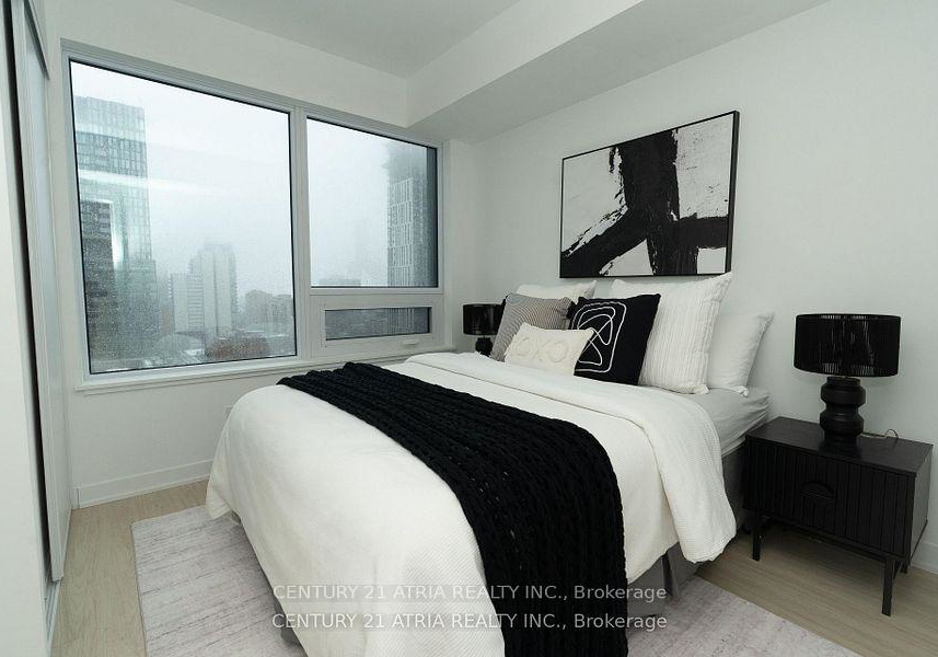 8-wellesley-street-w-toronto-ontario-c12838912