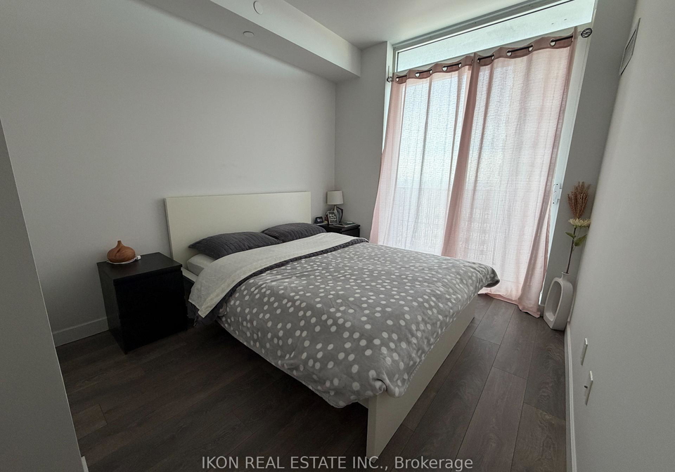 8-eglinton-avenue-e-toronto-ontario-c12838950