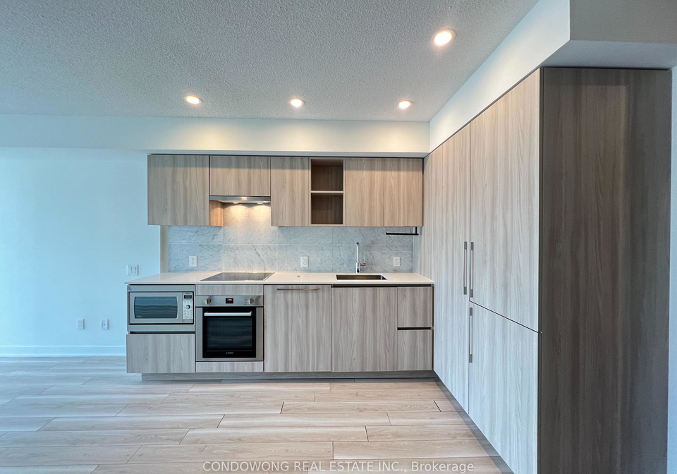 17-bathurst-street-toronto-ontario-c12839020