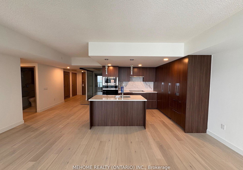 3-concord-cityplace-way-toronto-ontario-c12839046