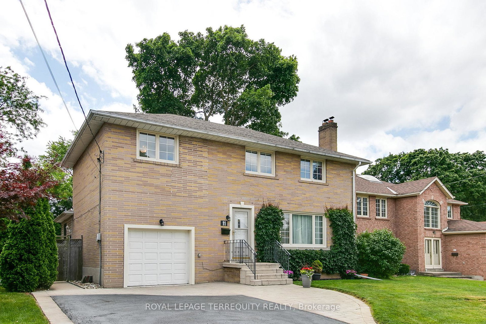 11-urbandale-avenue-north-york-ontario-c12839110