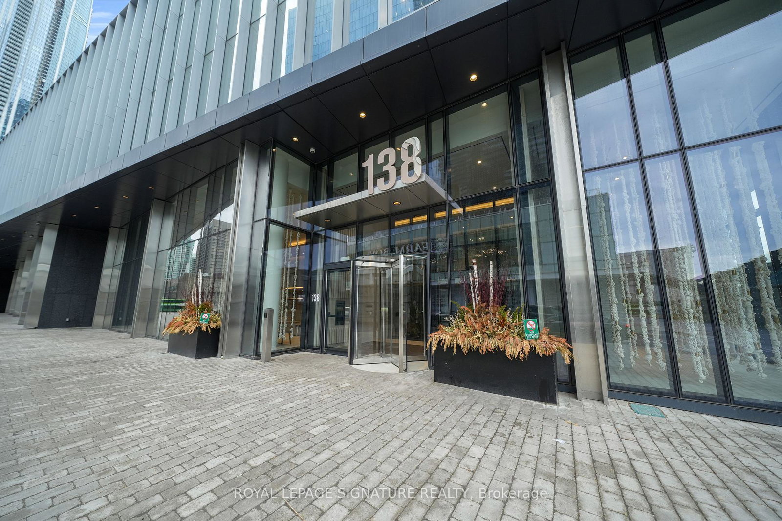 138-downes-street-toronto-ontario-c12839498