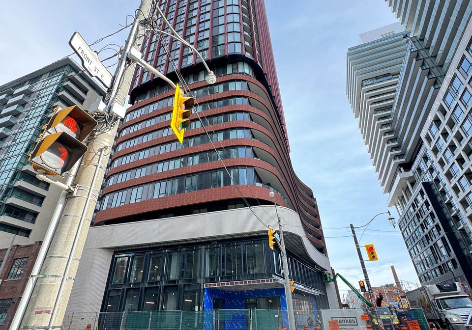 180-front-street-e-toronto-ontario-c12839854