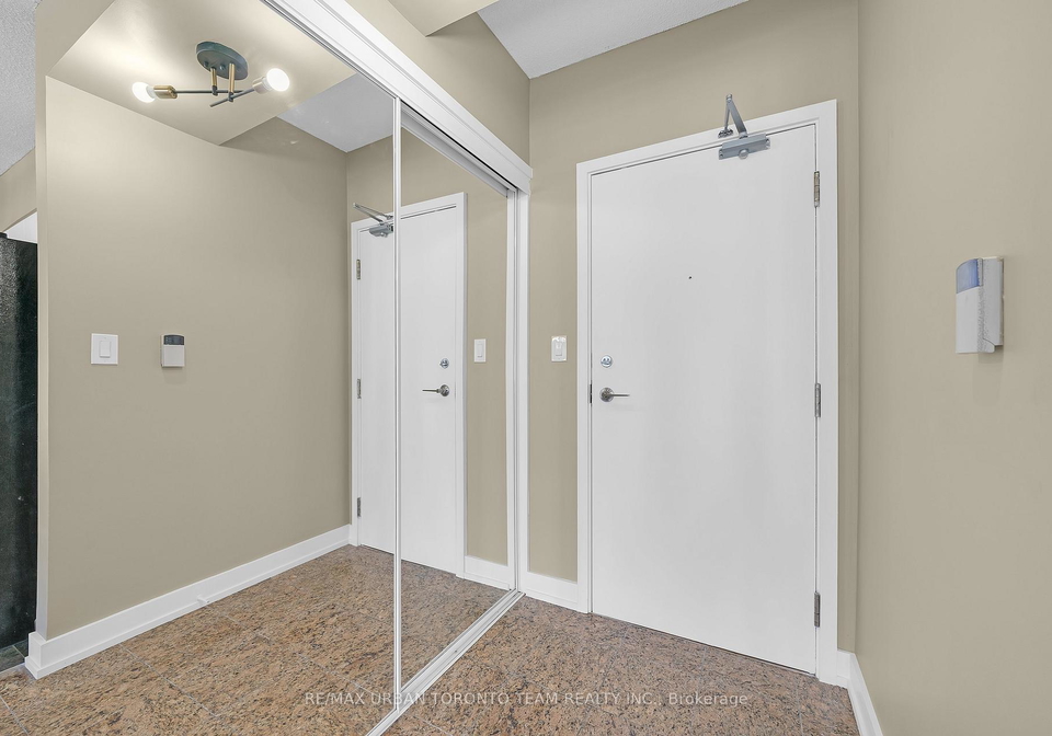 5-mariner-terrace-toronto-ontario-c12839986
