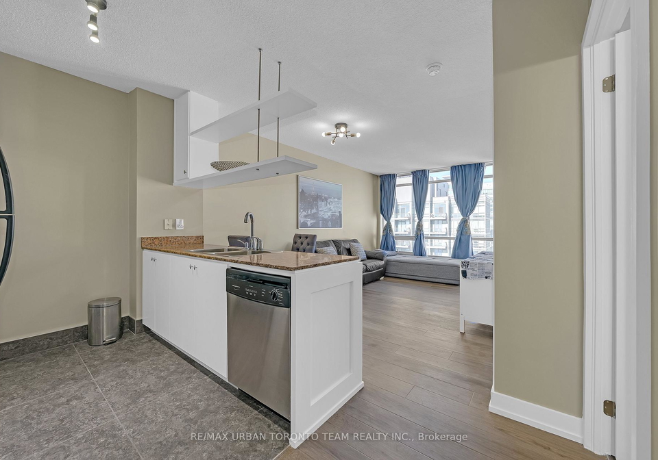 5-mariner-terrace-toronto-ontario-c12839986