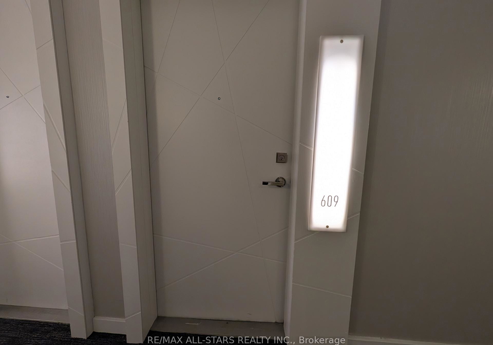 14-york-street-toronto-ontario-c12840078