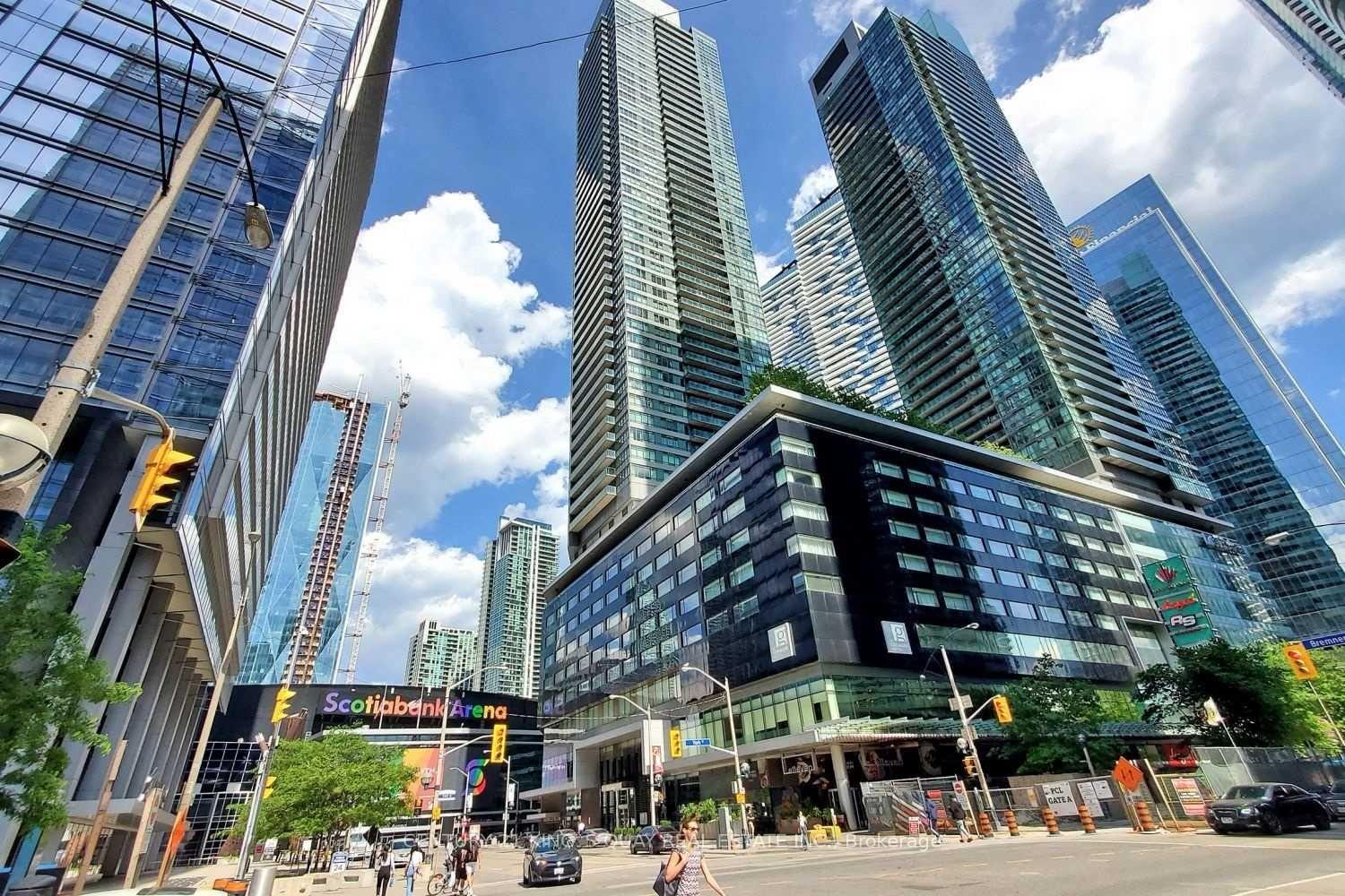 55-bremner-boulevard-toronto-ontario-c12840784